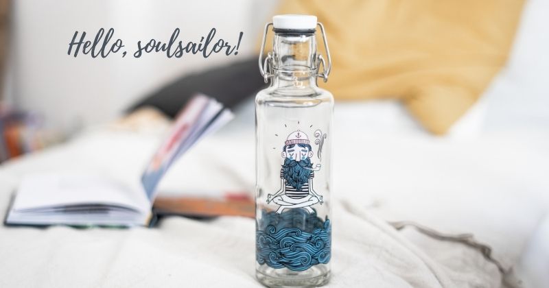 Plastic-free water bottle in Soulsailor design.